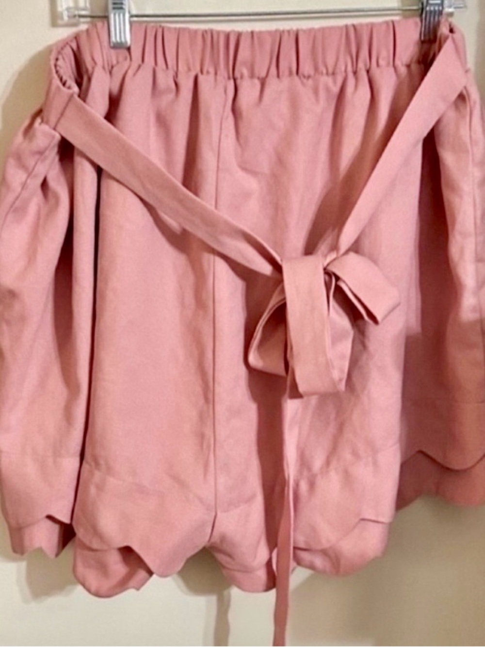 Andree by UNIT - blush pink tie waist scalloped shorts - size 3x